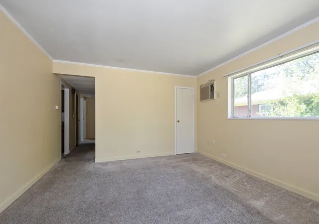 Photo 4 of Single family home for sale at 417 Lakewood Blvd, Park Forest, IL 60466 | MLS# 12587023 | Listing updated on 2026-09-08