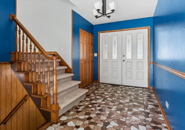3rd image of 6702 Pershing Ct, Woodridge, IL 60517 | MLS# 12587291