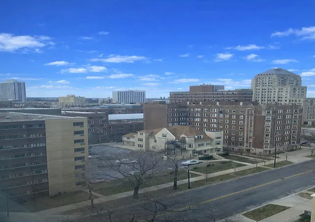 Homes for sale in Chicago, IL | 6301 N Sheridan Rd #11C, Chicago, IL 60660 | MLS# 12587326