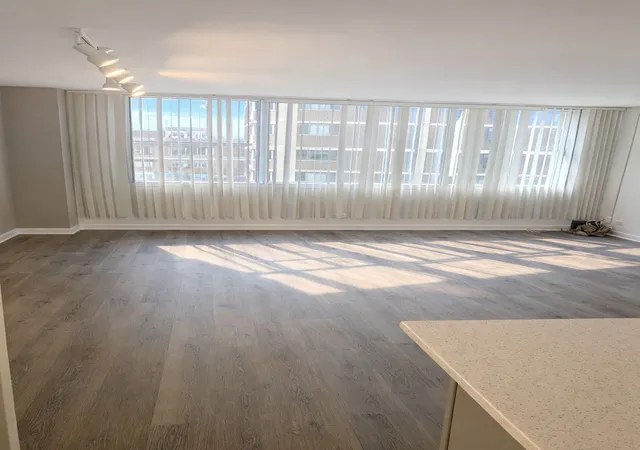 Homes for sale in Chicago, IL | 6301 N Sheridan Rd #11C, Chicago, IL 60660 | MLS# 12587326