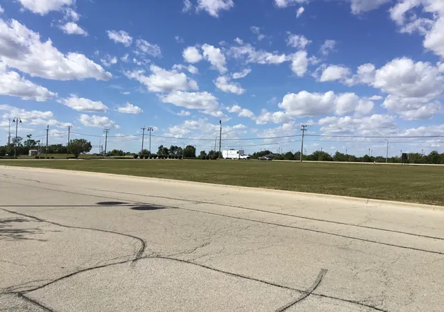 3rd image of 550 E Laraway Rd, New Lenox, IL 60451 | MLS# 12587375