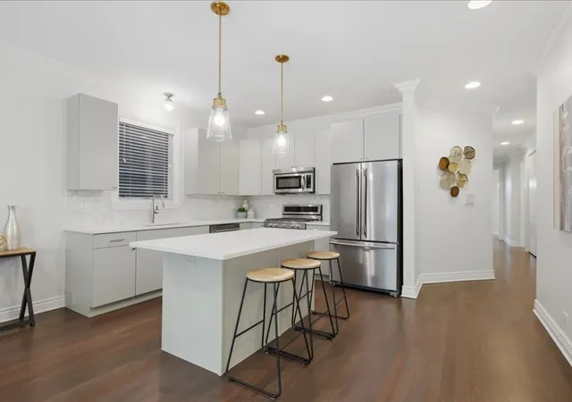 Homes for sale in Chicago, IL | 839 S Miller St S #1, Chicago, IL 60607 | MLS# 12587792