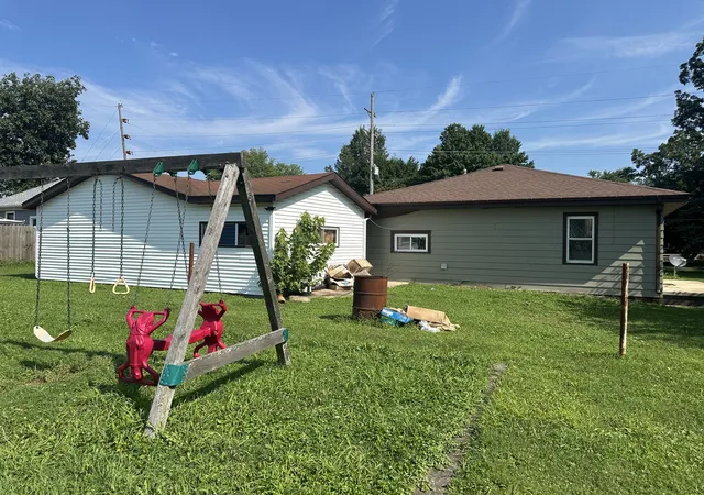 Homes for sale in Streator, IL | 415 W Livingston Rd, Streator, IL 61364 | MLS# 12588001