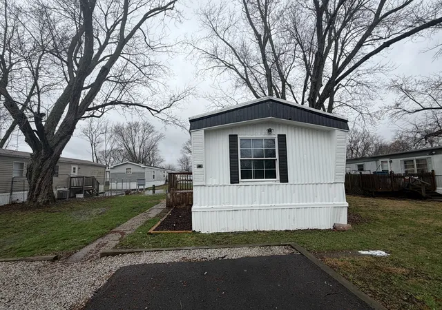 24th image of 300 Spelter Ave #79, Danville, IL 61832 | MLS# 12588171