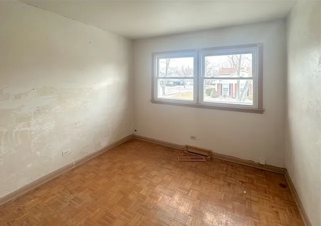 2nd image of 17807 Grandview Dr, Hazel Crest, IL 60429 | MLS# 12588205