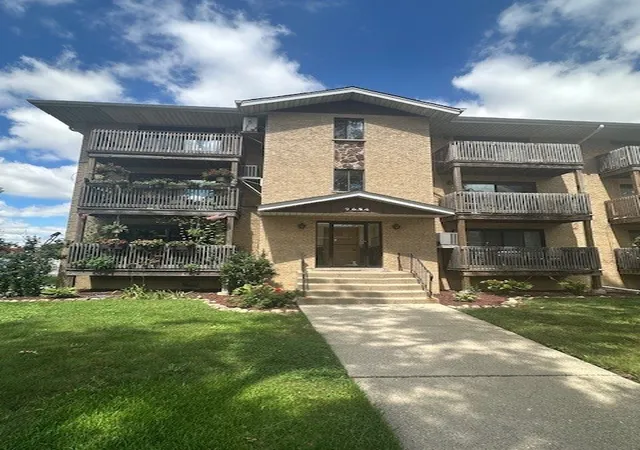 Homes for sale in Chicago Ridge, IL | 9654 Nottingham Ave #2C, Chicago Ridge, IL 60415 | MLS# 12588231