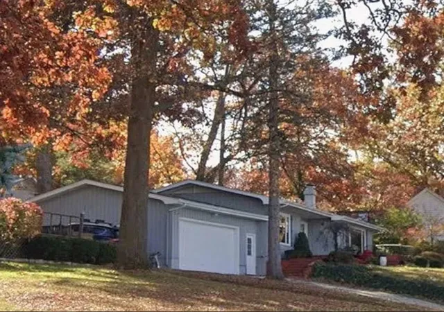 1st image of 4 Forest Knls, Decatur, IL 62521 | MLS# 12588246