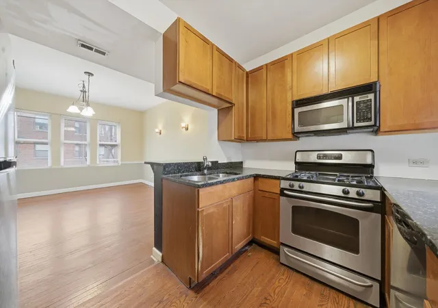 Listing Photo 4 - Condo for sale in building located at 7601 S Essex Ave, Chicago, IL 60649 - Unit #2