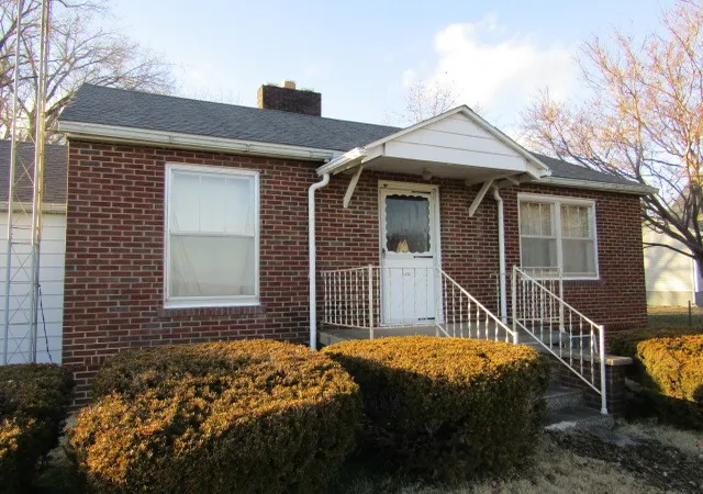Photo 1 of Sale Pending at 423 3rd Street, Rosiclare, IL 62982 | MLS# 12589009 | Listing updated on 2026-09-01