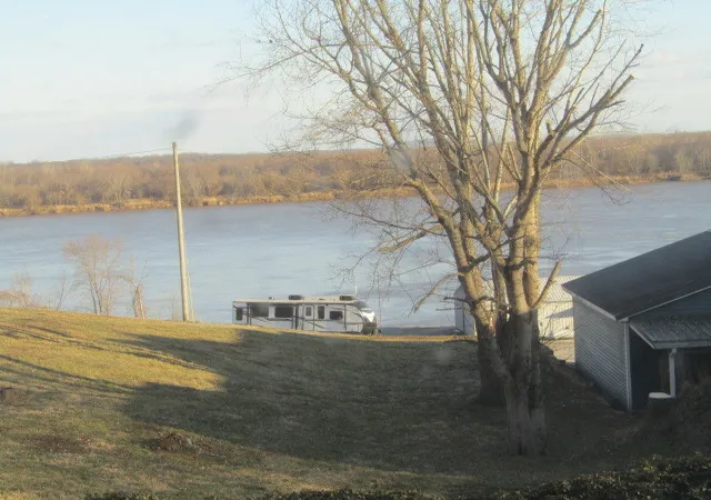 Photo 3 of Sale Pending at 423 3rd Street, Rosiclare, IL 62982 | MLS# 12589009 | Listing updated on 2026-09-01