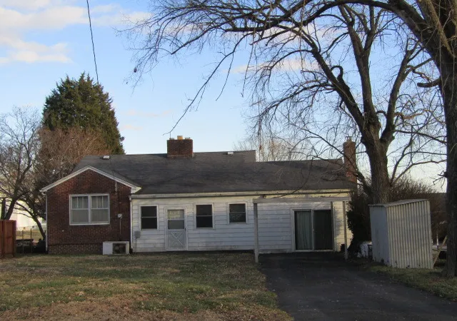 Photo 4 of Sale Pending at 423 3rd Street, Rosiclare, IL 62982 | MLS# 12589009 | Listing updated on 2026-09-01