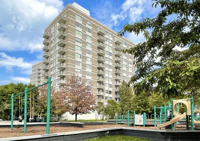 Homes for sale in Chicago, IL | 1515 S Prairie Ave #506, Chicago, IL 60605 | MLS# 12589562
