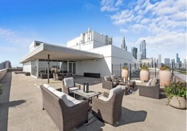 Homes for sale in Chicago, IL | 1515 S Prairie Ave #506, Chicago, IL 60605 | MLS# 12589562