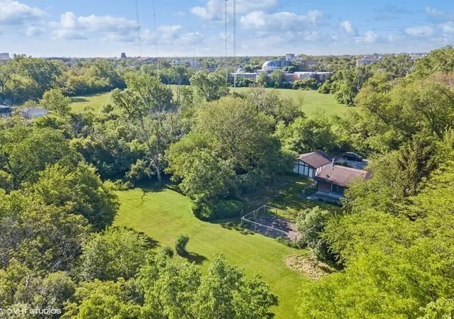 Photo 3 of Land for sale at 609 Forest Edge Ln, Des Plaines, IL 60016 | MLS# 12589954 | Listing updated on 2026-09-29