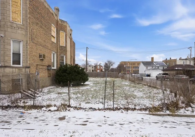 4th image of 4300 W Gladys Ave, Chicago, IL 60624 | MLS# 12590469