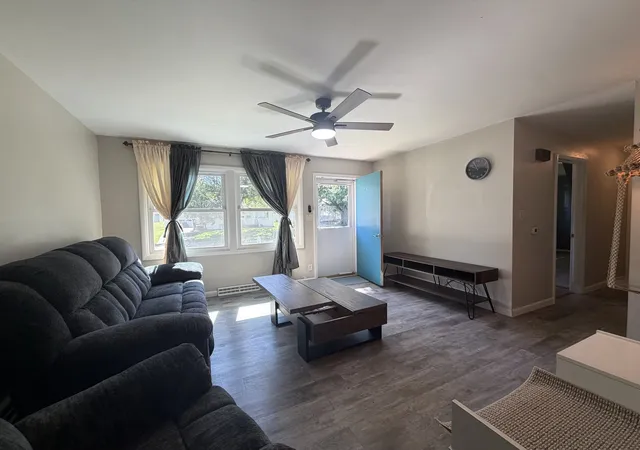 4th image of 1427 Mark Dr, Freeport, IL 61032 | MLS# 12590642