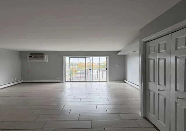 2nd image of 143 W Elk Trl #340, Carol Stream, IL 60188 | MLS# 12590785