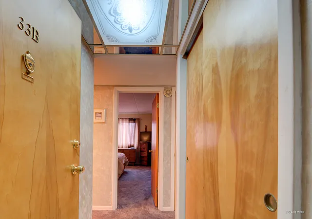 2nd image of 940 Holbrook Rd, Homewood, IL 60430