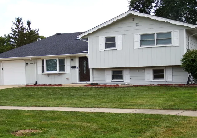 2nd image of 1109 W Weathersfield Wy, Schaumburg, IL 60193 | MLS# 12591253