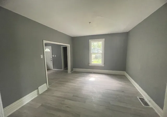 4th image of 2106 W Millman St, Peoria, IL 61605 | MLS# 12591376