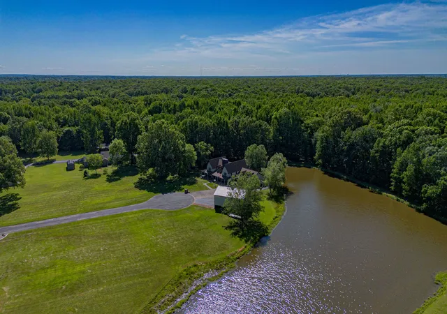 Photo 3 of Single family home for sale at 5 Woodhaven Ests, Metropolis, IL 62960 | MLS# 12591521 | Listing updated on 2026-09-21