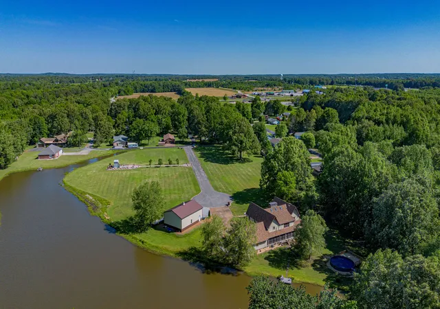 Photo 3 of Single family home for sale at 5 Woodhaven Ests, Metropolis, IL 62960 | MLS# 12591521 | Listing updated on 2026-09-21