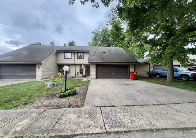 2nd image of 803 Irvine Rd #803, Champaign, IL 61822 | MLS# 12591660