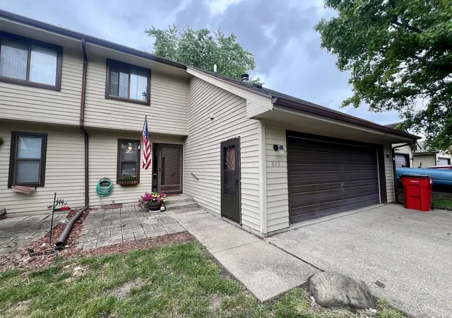 3rd image of 803 Irvine Rd #803, Champaign, IL 61822 | MLS# 12591660