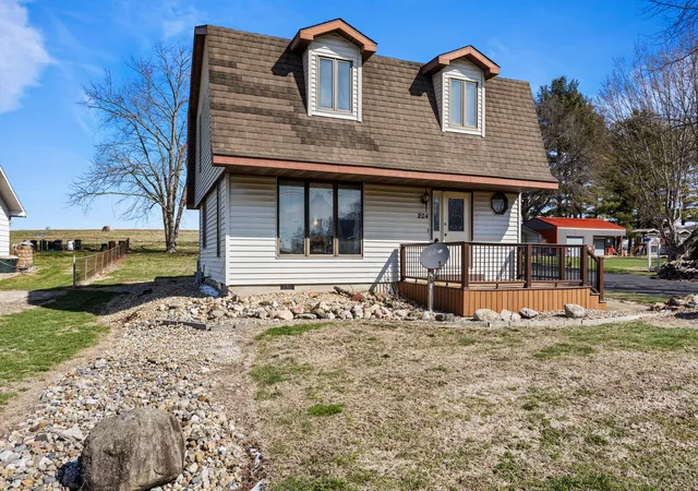 Photo 2 of Single family home for sale at 204 W Meade St, White Heath, IL 61884 | MLS# 12592060 | Listing updated on 2026-06-29