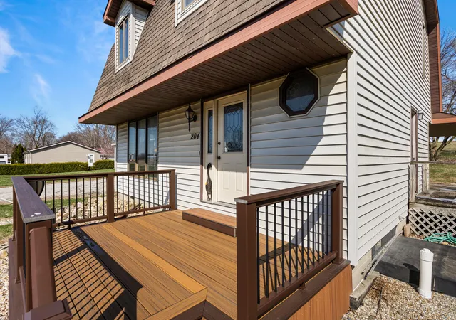 Photo 3 of Single family home for sale at 204 W Meade St, White Heath, IL 61884 | MLS# 12592060 | Listing updated on 2026-06-29