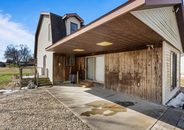 Photo 4 of Single family home for sale at 204 W Meade St, White Heath, IL 61884 | MLS# 12592060 | Listing updated on 2026-06-29