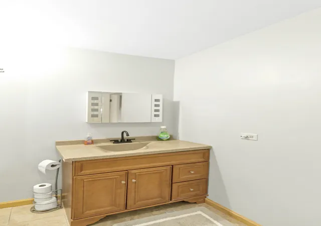 32nd image of 2013 Briar Hill Dr W, Schaumburg, IL 60194 | MLS# 12592083
