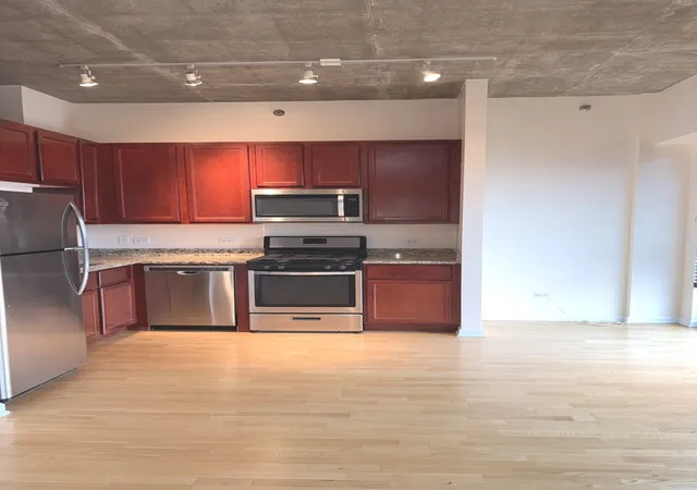 Homes for sale in Chicago, IL | 1122 W Catalpa Ave #614, Chicago, IL 60640 | MLS# 12592446