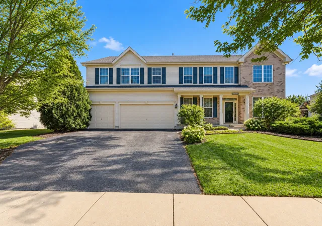 Photo 1 of Single family home for sale at 829 Lindsey Ln, Bolingbrook, IL 60440 | MLS# 12592630 | Listing updated on 2026-09-30