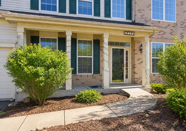 Photo 3 of Single family home for sale at 829 Lindsey Ln, Bolingbrook, IL 60440 | MLS# 12592630 | Listing updated on 2026-09-30