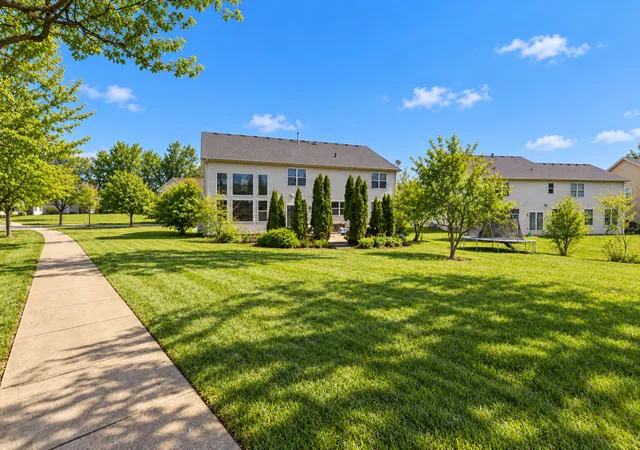Photo 4 of Single family home for sale at 829 Lindsey Ln, Bolingbrook, IL 60440 | MLS# 12592630 | Listing updated on 2026-09-30