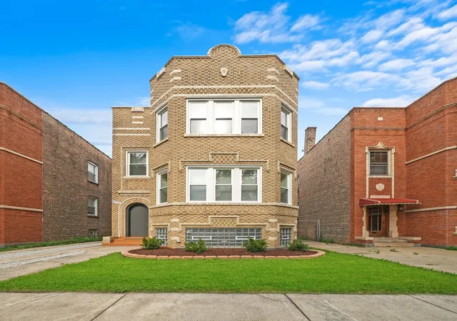 Photo 1 of Sale Pending at 8722 S Kingston Ave, Chicago, IL 60617 | MLS# 12592761 | Listing updated on 2026-09-06