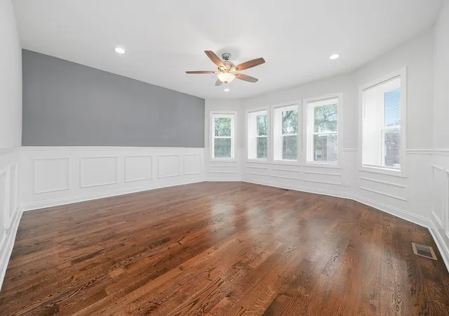 Listing Photo 5 - Condo for sale in building located at 8722 S Kingston Ave, Chicago, IL 60617