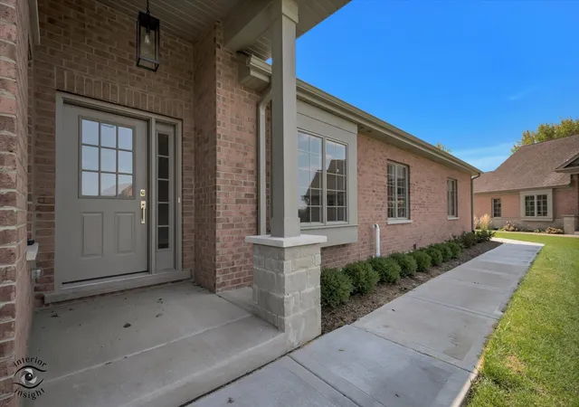 Photo 2 of Townhouse for sale at 20336 Mackinac Point Dr, Frankfort, IL 60423 | MLS# 12592825 | Listing updated on 2026-08-02