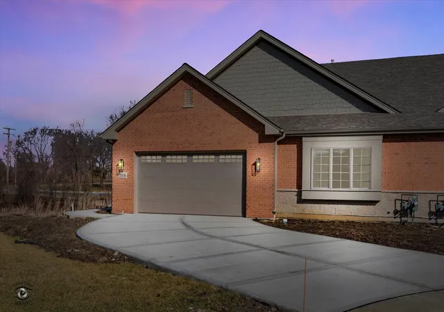 Photo 3 of Townhouse for sale at 20336 Mackinac Point Dr, Frankfort, IL 60423 | MLS# 12592825 | Listing updated on 2026-08-02