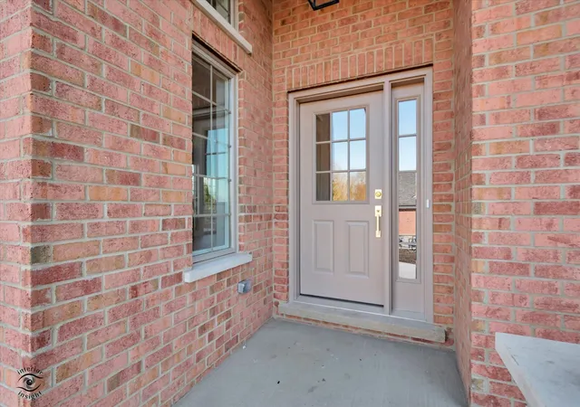 Photo 4 of Townhouse for sale at 20336 Mackinac Point Dr, Frankfort, IL 60423 | MLS# 12592825 | Listing updated on 2026-08-02