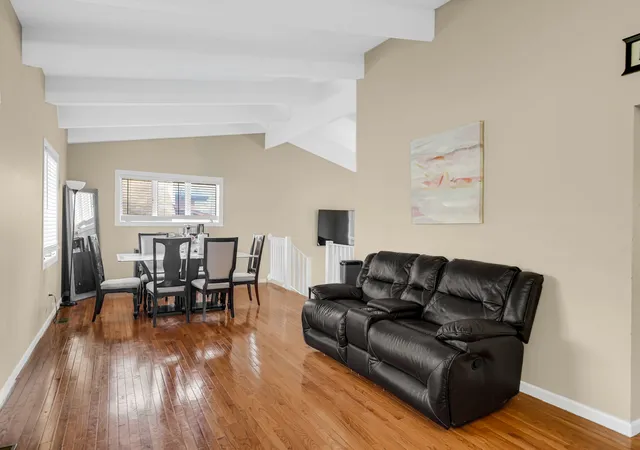 4th image of 1741 Oak Lane Rd, Flossmoor, IL 60422 | MLS# 12592875