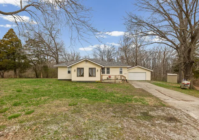 1st image of 2429 Overbeck Ln, Centralia, IL 62801 | MLS# 12593180