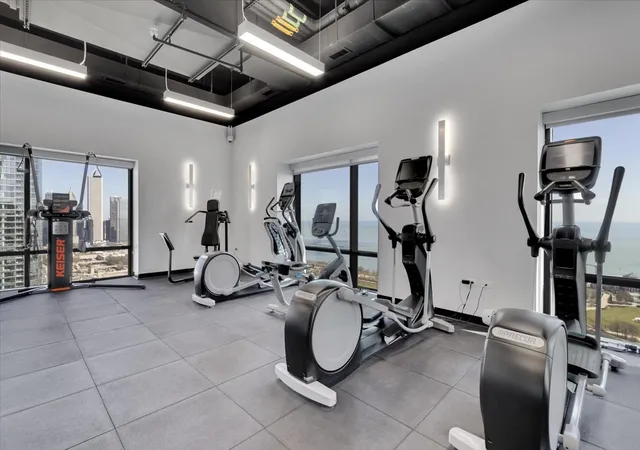 2nd image of 1160 S Michigan Ave, Chicago, IL 60605