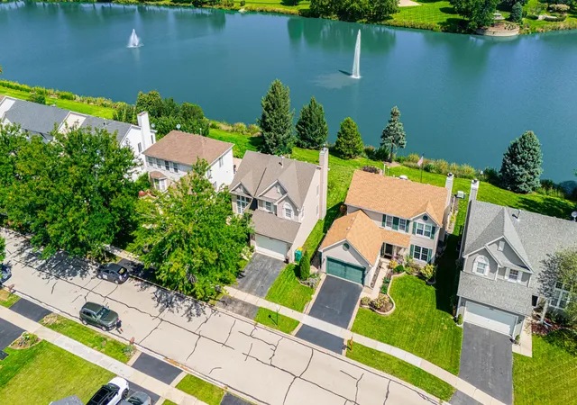 Photo 3 of Single family home for sale at 14053 S Lakeridge Dr, Plainfield, IL 60544 | MLS# 12593712 | Listing updated on 2026-09-21