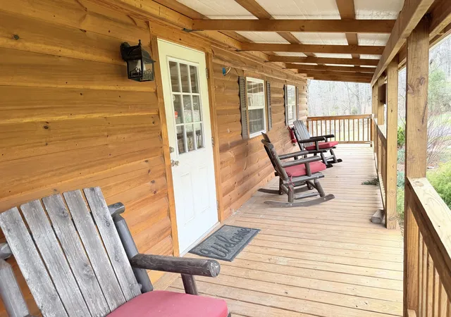 Photo 4 of Single family home for sale at 845 Lakeview Rd, Galatia, IL 62935 | MLS# 12594236 | Listing updated on 2026-10-12