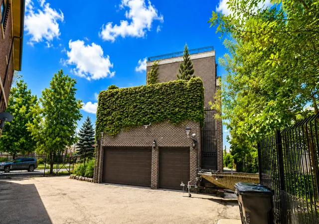 Photo 4 of Single family home for sale at 3914 W 51st Street, Chicago, IL 60632 | MLS# 12594472 | Listing updated on 2026-08-15