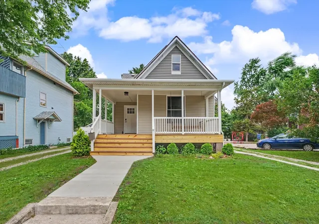 Homes for sale in Champaign, IL | 705 S State St, Champaign, IL 61820 | MLS# 12594512
