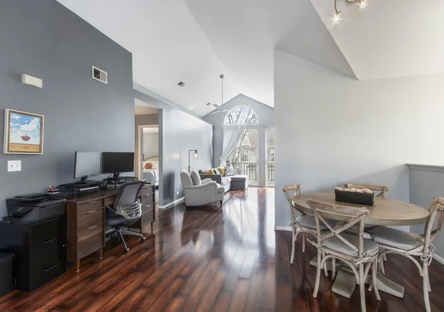 4th image of 30W019 Juniper Ct, Warrenville, IL 60555