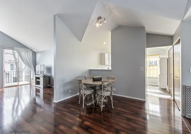 5th image of 30W019 Juniper Ct, Warrenville, IL 60555